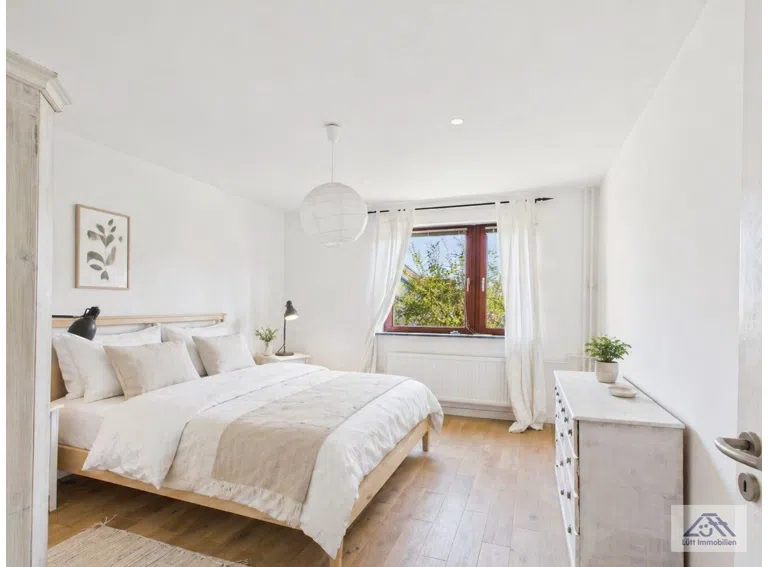 Schlafzimmer - Lütt Immobilien Kiel.jpg