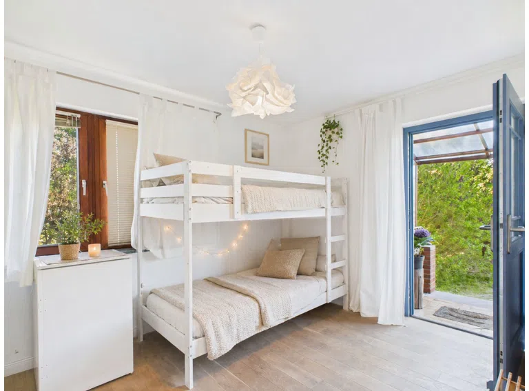 Durchgangszimmer - Lütt Immobilien Kiel.jpg
