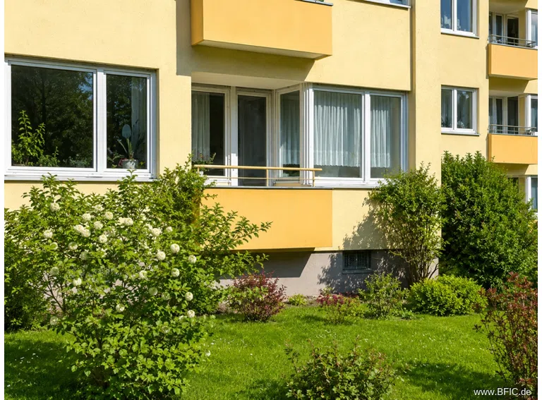 Hausansicht, Balkon