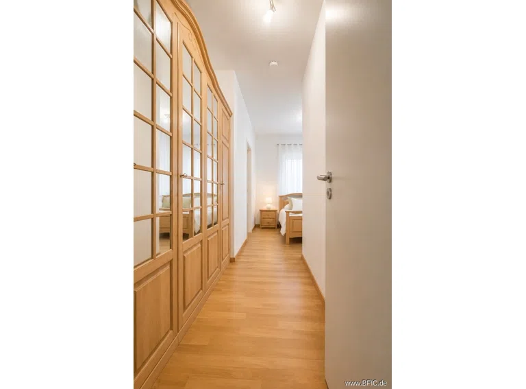 grosses Schlafzimmer b
