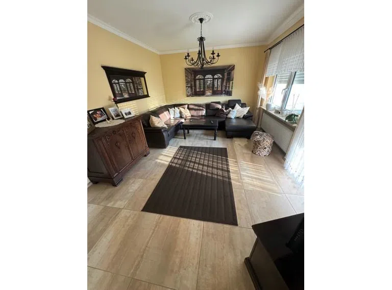 28 Wohnzimmer