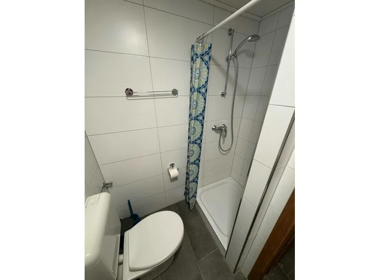 87 Bad-Du-WC Appartement