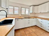 Bild von Helle 4-Zi.-Wohnung mit 2 Balkonen für die Eigentumswohnungen, in Fellbach, 88.00 m², 4.00 Zi., Bj. 1952