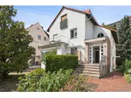 Bild von ++ Zeitloser Charakter, großzügige Flächen – vielseitiges Häuser, in Frankfurt am Main, 504.00 m², 13.00 Zi., Bj. 1963
