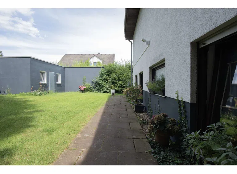Garten und Garage