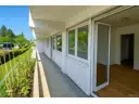 Großer Balkon im Sommer