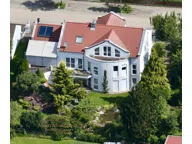Bild von *Käuferprovisionsfrei*: Exklusive Villa mit separater Einliegerwohnung Häuser, in Günzburg, 354.00 m², 9.00 Zi., Bj. 1994