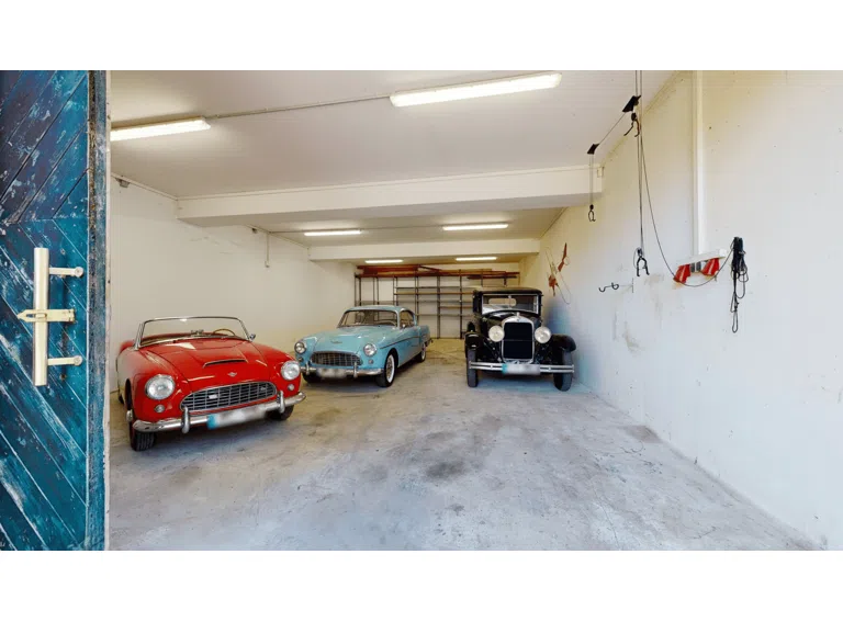 Garage (KI generiert)