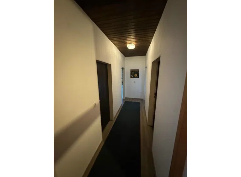 7 Flur im DG