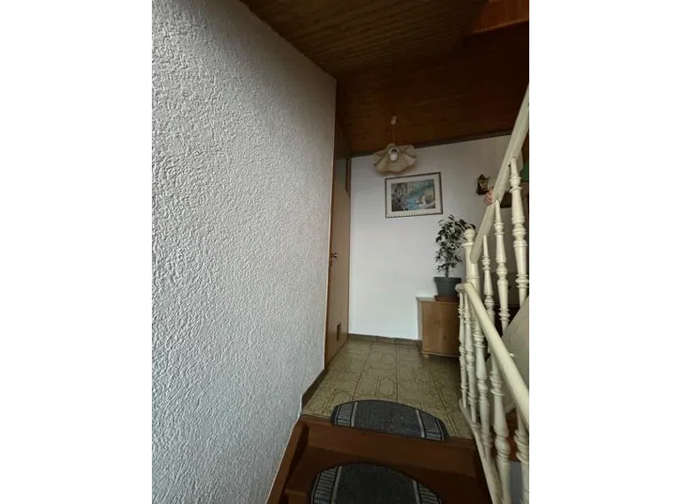 47 Treppenhaus OG - DG