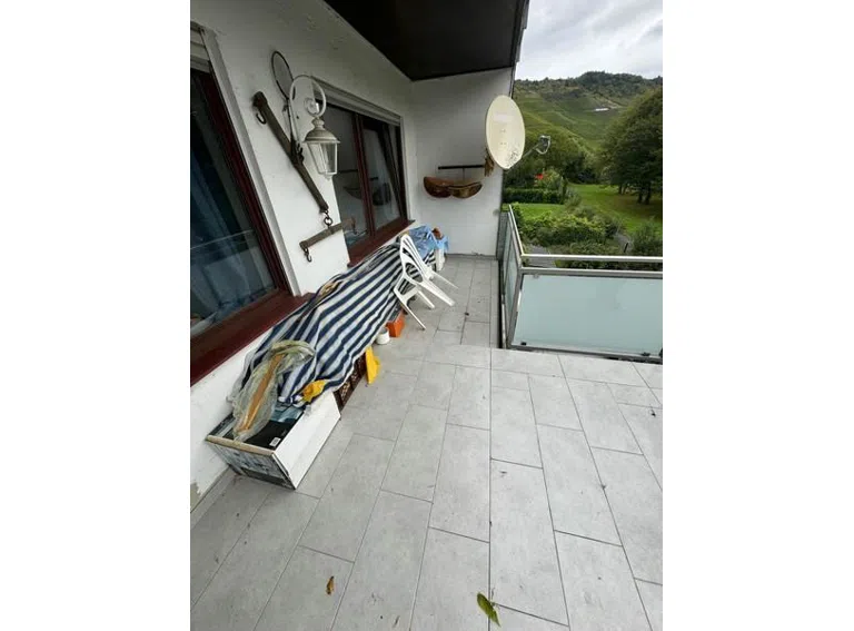 19 OG großer Balkon