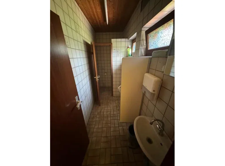 37 EG-Gaststätte Toilettenanlage