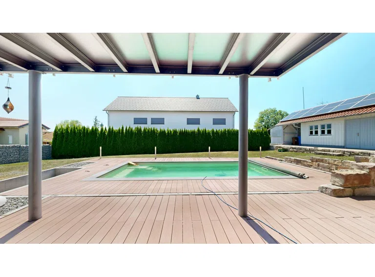 Terrasse mit Pool