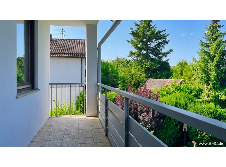 OG, Balkon