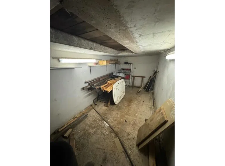 76 Grube unter Garage von KG aus betretbar