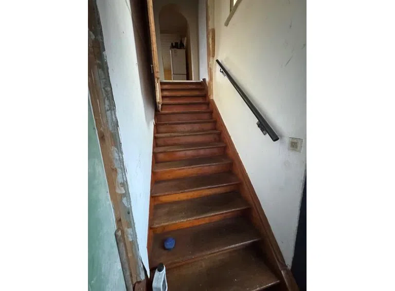 31 Treppe zum OG