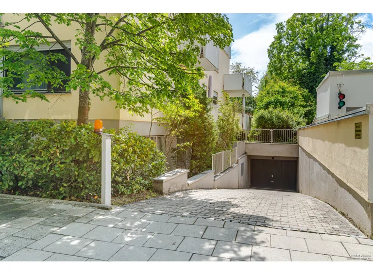 Garagenzufahrt