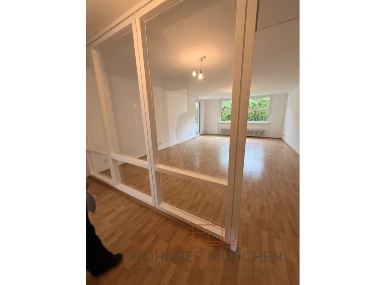 Flur mit Wohnzimmer