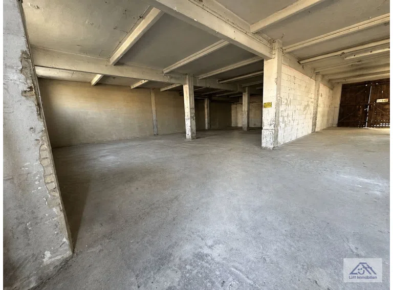 800 m² innen.jpg