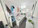 Bad mit Wanne und Dusche EG