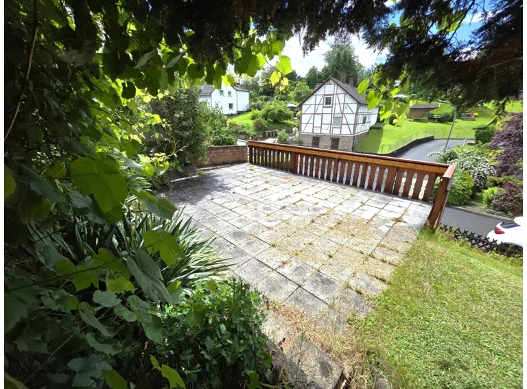 Terrasse über Doppelgarage