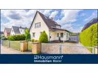 Bild von Ein Haus – viele Möglichkeiten: Großzügiges Ein-/Zweifamilienhaus Häuser, in Norderstedt, 110.40 m², 5.00 Zi., Bj. 1961
