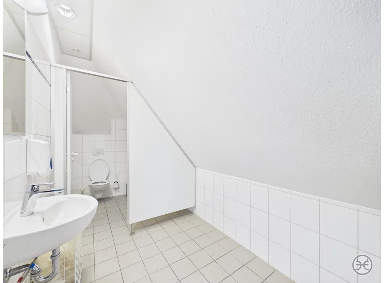 Eden-Ehbrecht-Immobilien_Vermietung_Einzelne-Büroräume_Kreyenbrück_031