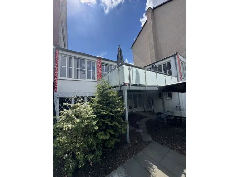 1 Eingang und Terrasse