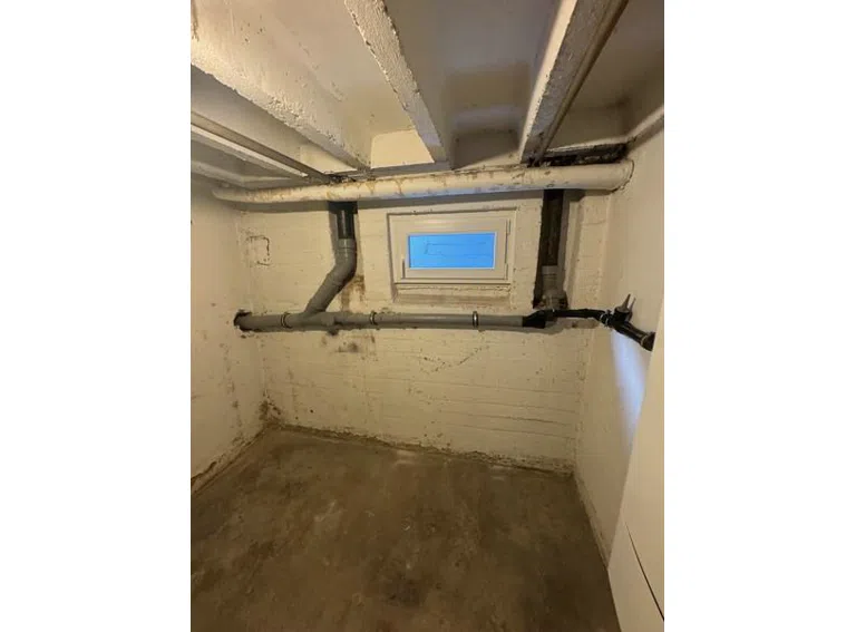 30 Kellerraum