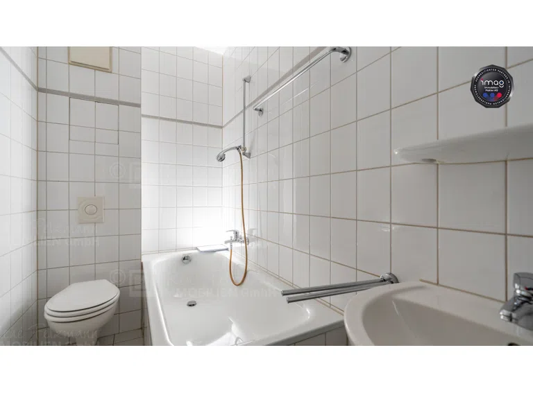 RF-1362 Zweizimmerwohnung Plauen Bad
