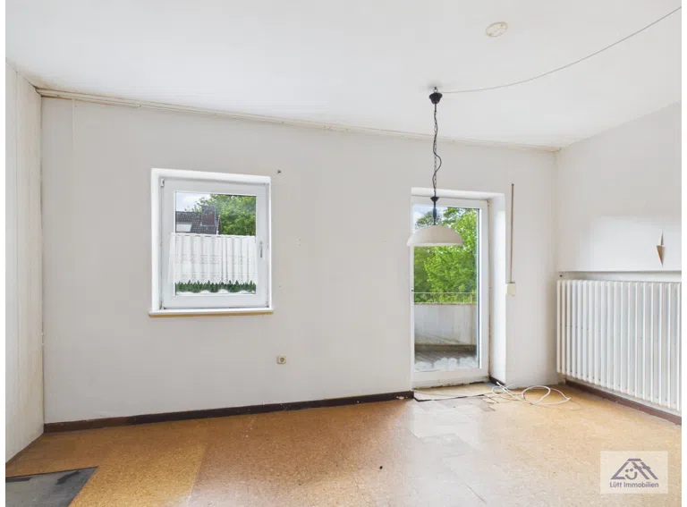 Großes Zimmer OG Blick zum Balkon