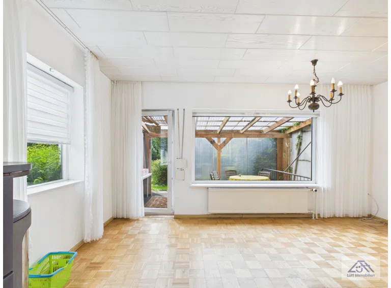 Wohnzimmer EG Blick zum Garten