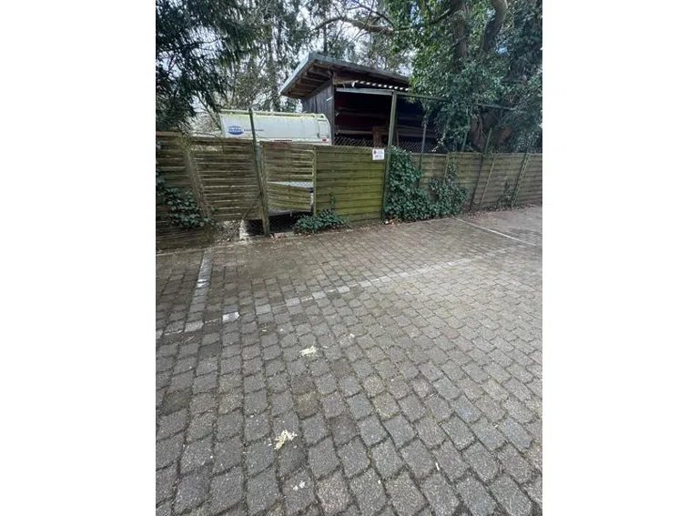 22 Parkplatz