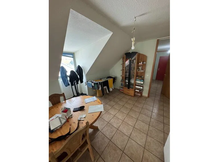 8 Eßzimmer
