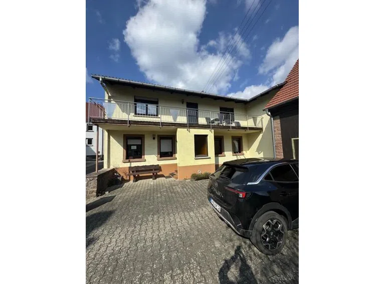 1 Seitenansicht mit Hof