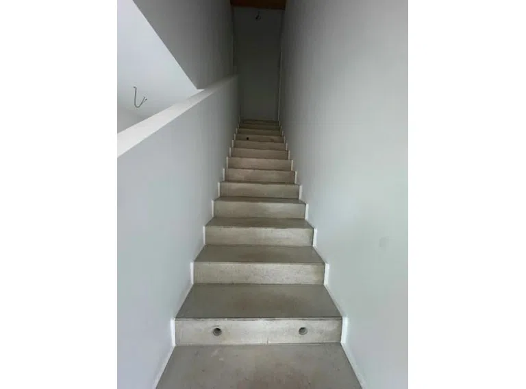 25 Treppe zum DG