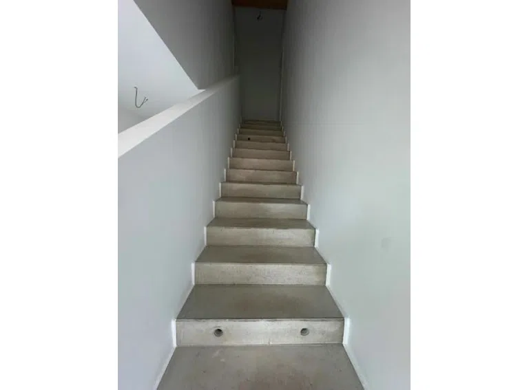 25 Treppe zum DG