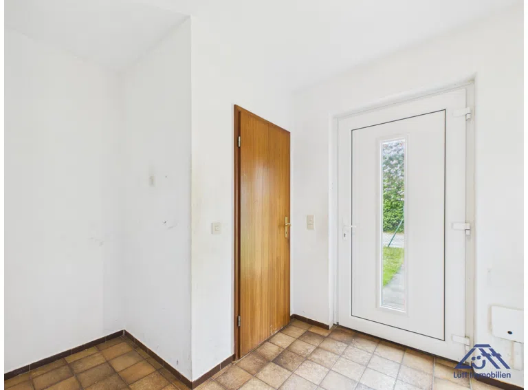 Eingangsbereich - Lütt Immobilien - Selent.jpg