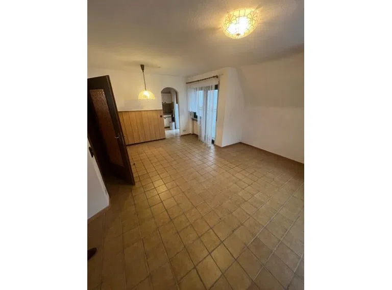 12 WoZi - Blick zur Küche
