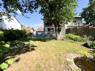 Bild von bezugsfreie DHH in Taufkirchen / Blick in Häuser, in Taufkirchen - Kreis München, 130.00 m², 5.00 Zi., Bj. 1975