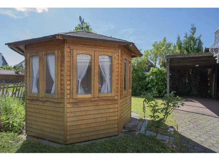 Gartenpavillon