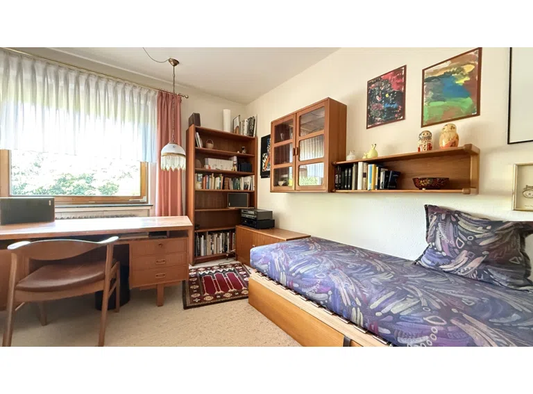 Kind 1/Büro
