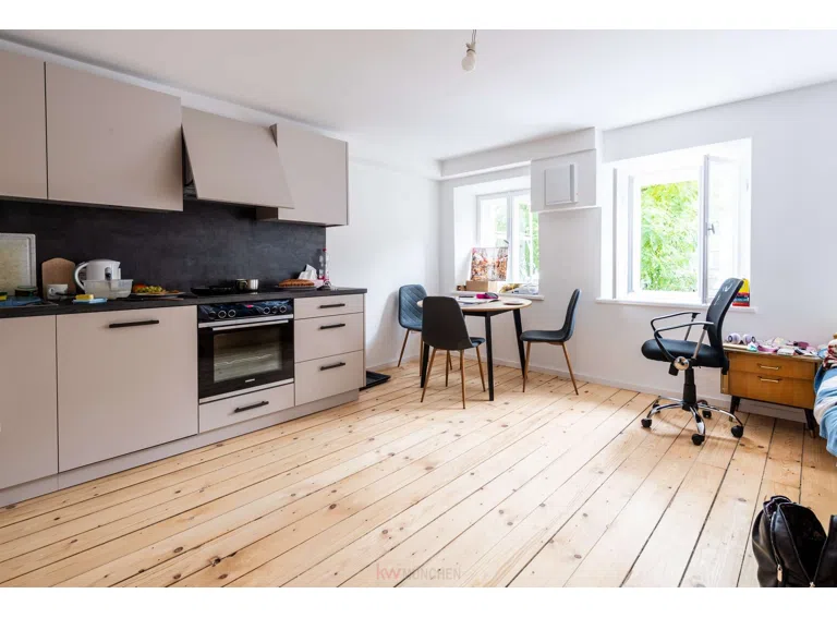 Wohnzimmer mit Küche
