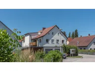 Bild von PROVISIONSFREI* – Ehemaliges Schulhaus von 1895 in Häuser, in Weihmichl, 235.00 m², 7.00 Zi., Bj. 1895
