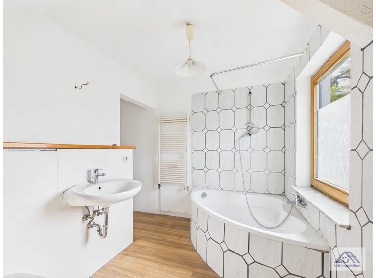 Badezimmer DG Altbau