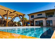 Bild von Luxusvilla mit Infinity-Pool & unverbaubarem Moselblick bis Häuser, in Wincheringen, 158.00 m², 4.00 Zi., Bj. 2017