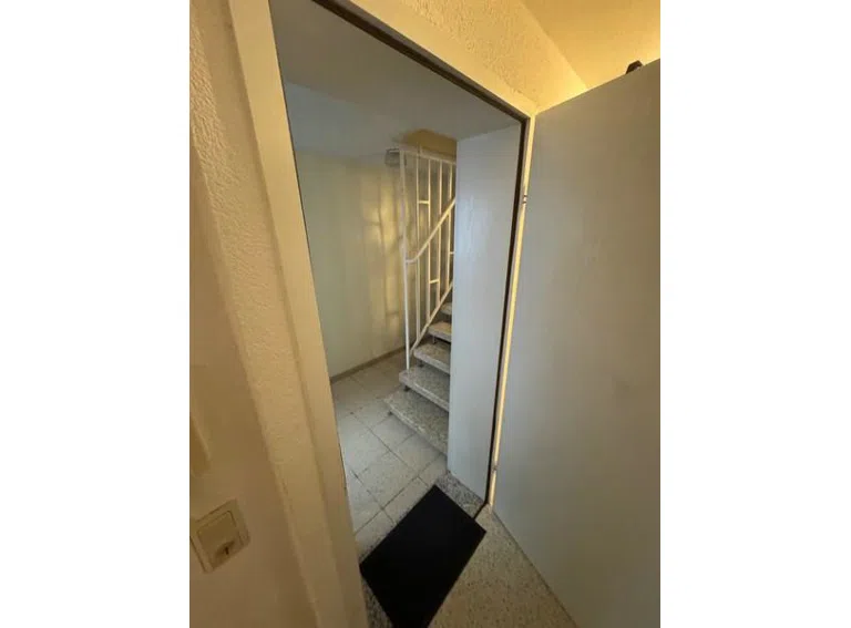 13 Hausflur
